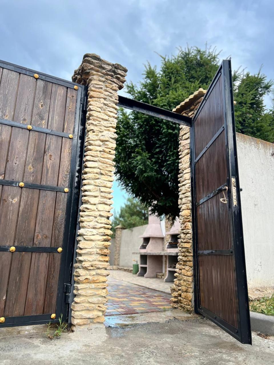 More Nadezhd Sanzhiyka Exterior foto